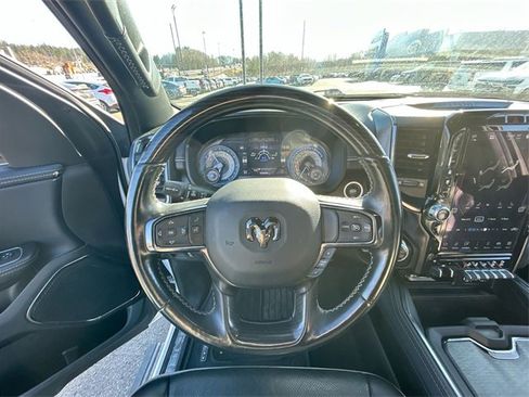 Used 2022 RAM 1500 Limited w/ Body-Colour Bumper Group image 10