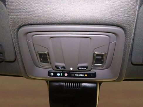 Used 2024 Chevrolet Silverado 2500 LT image 37