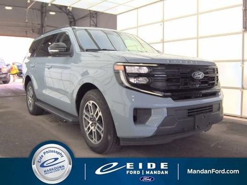 Used 2025 Ford Expedition Active AWD/4WD image 1