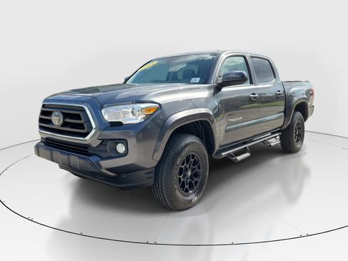 Used 2021 Toyota Tacoma SR5 RWD image 3