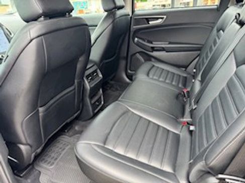 Used 2024 Ford Edge SEL image 7