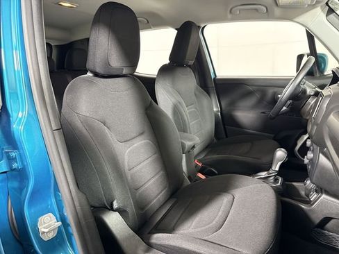 Used 2020 Jeep Renegade Latitude w/ Cold Weather Group image 12