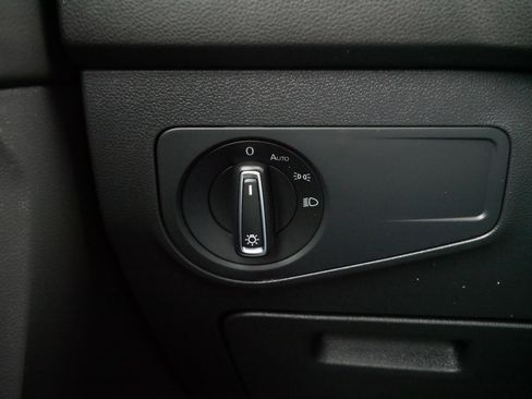 Certified 2022 Volkswagen Tiguan SE w/ Panoramic Sunroof Package image 26