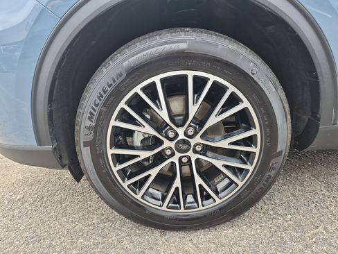 Certified 2025 Ford Escape SE w/ PHEV Premium Package image 8