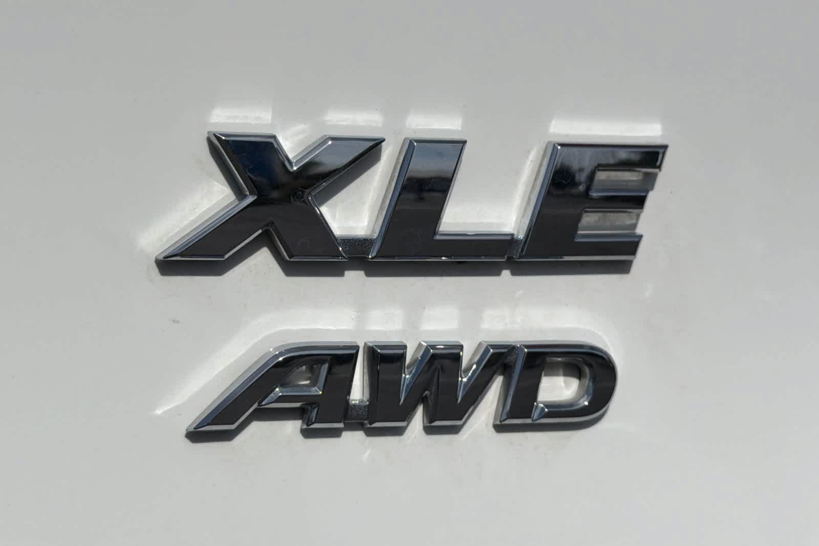 Used 2025 Toyota RAV4 XLE AWD/4WD image 12