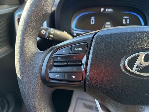 Certified 2025 Hyundai Venue SE image 20