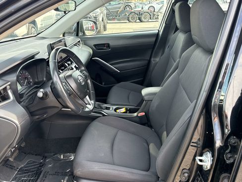 Used 2024 Toyota Corolla Cross LE AWD/4WD image 11