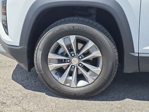 Used 2025 Chevrolet Equinox LT w/ Safety and Technology Package AWD/4WD image 14
