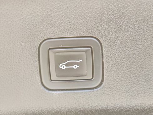 Used 2023 GMC Yukon XL Denali Ultimate image 10