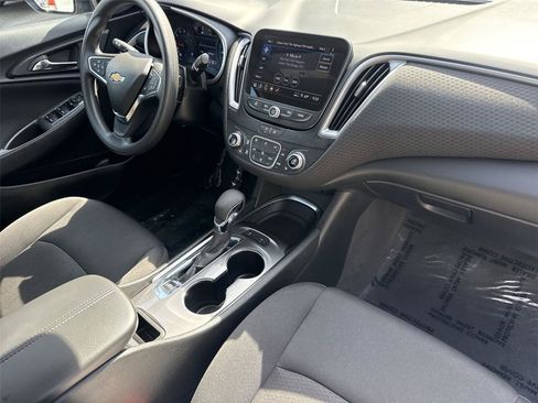 Used 2025 Chevrolet Malibu LT FWD image 25