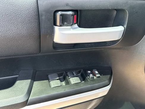 Used 2017 Toyota Tundra SR5 RWD image 24