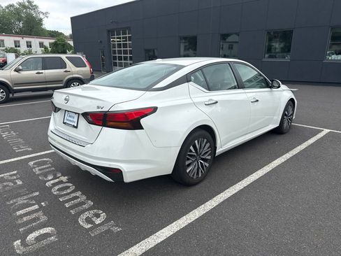 Used 2023 Nissan Altima 2.5 SV FWD image 8