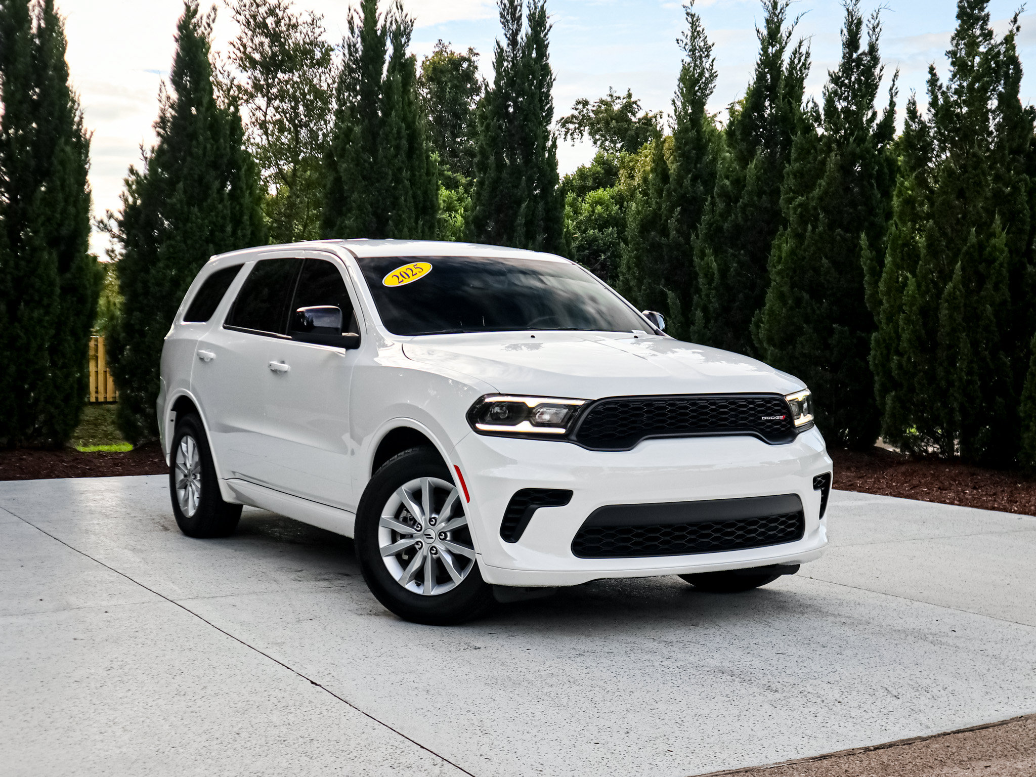 Used 2025 Dodge Durango GT RWD image 2