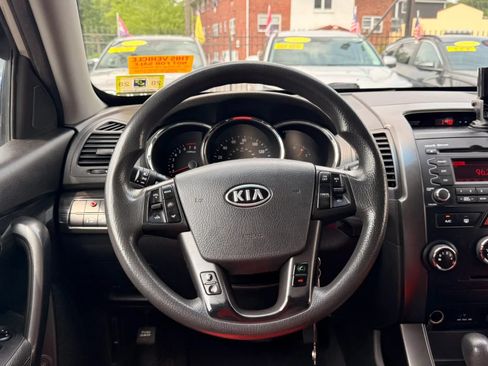 Used 2013 Kia Sorento LX w/ Value Pkg FWD image 18