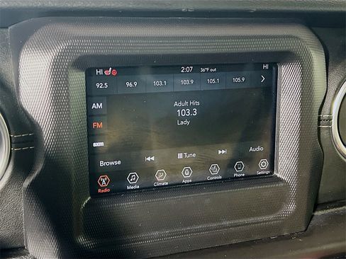 Used 2018 Jeep Wrangler Unlimited Sahara w/ Cold Weather Group image 14