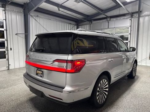Used 2019 Lincoln Navigator Reserve AWD/4WD image 18