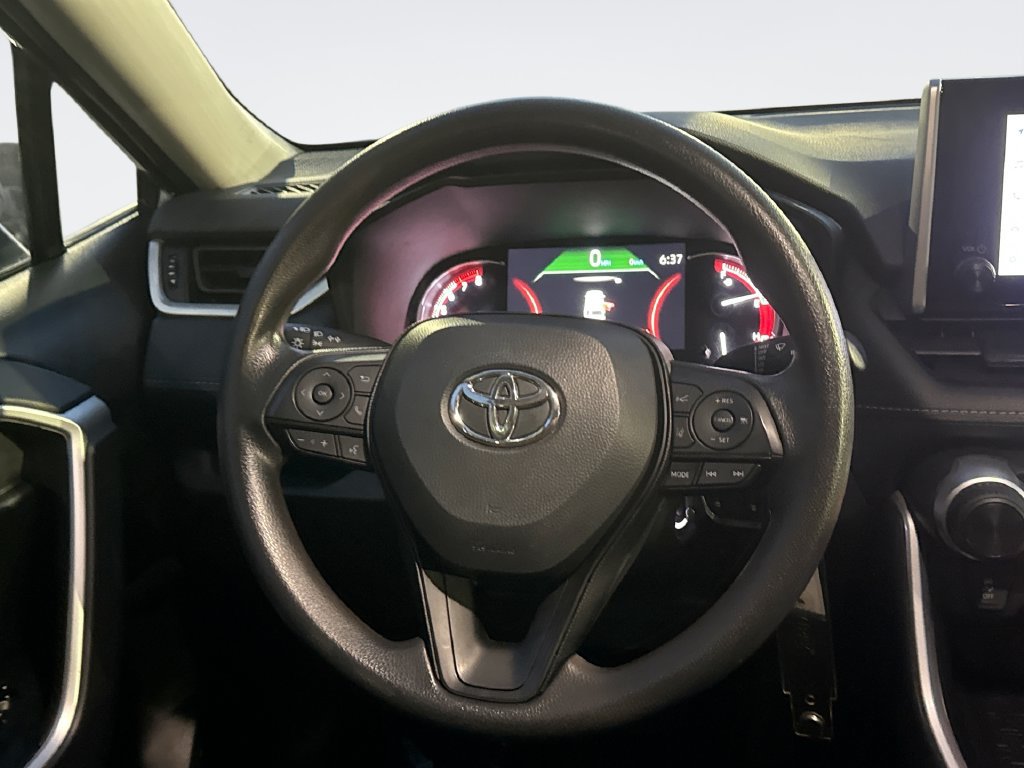 Used 2025 Toyota RAV4 LE AWD/4WD image 11