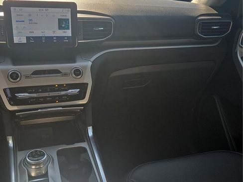 Used 2022 Ford Explorer XLT w/ Equipment Group 202A image 20