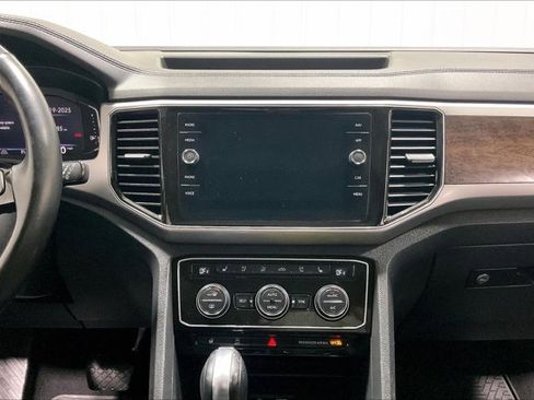 Used 2019 Volkswagen Atlas SEL Premium image 6