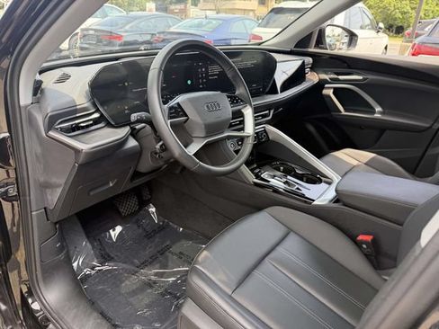 Used 2025 Audi Q5 Premium w/ Convenience Package AWD/4WD image 10