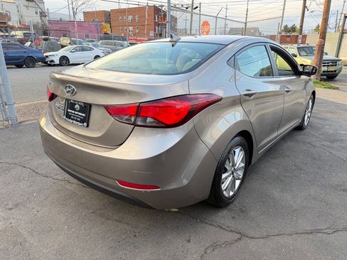 Used 2015 Hyundai Elantra SE w/ Option Group 02 image 5