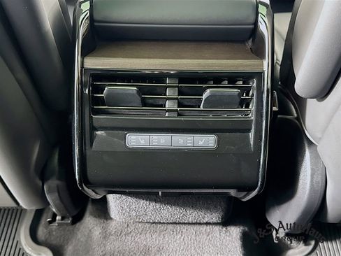 Used 2023 Land Rover Range Rover Sport SE image 32