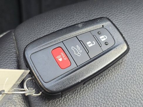 Used 2021 Toyota Highlander XSE image 34