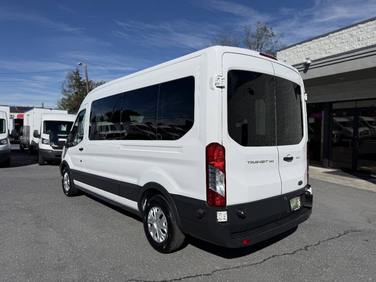 Used 2017 Ford Transit 350 XLT RWD image 2