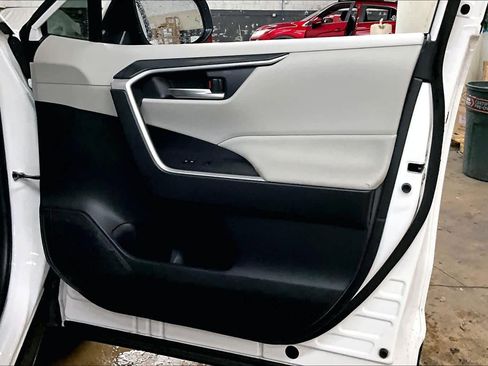 Used 2019 Toyota RAV4 XLE Premium w/ Cold Weather Package image 26