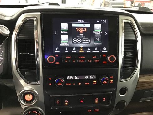 Used 2020 Nissan Titan SL w/ Moonroof Package image 16