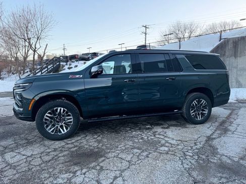 New 2026 Chevrolet Suburban Z71 w/ Comfort Package image 3