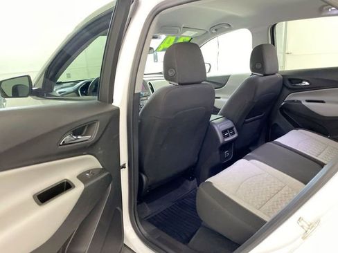 Used 2024 Chevrolet Equinox LS w/ LS Convenience Package image 29