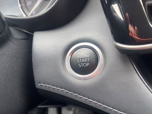 Used 2024 Toyota Highlander LE image 29