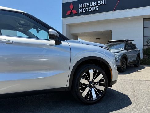 New 2026 Mitsubishi Outlander SE AWD/4WD image 15