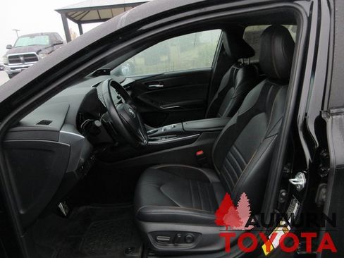 Used 2022 Toyota Avalon XSE image 10