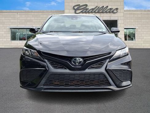 Used 2022 Toyota Camry SE FWD image 3