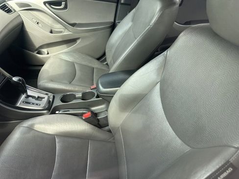 Used 2013 Hyundai Elantra Limited w/ Technology Pkg image 12