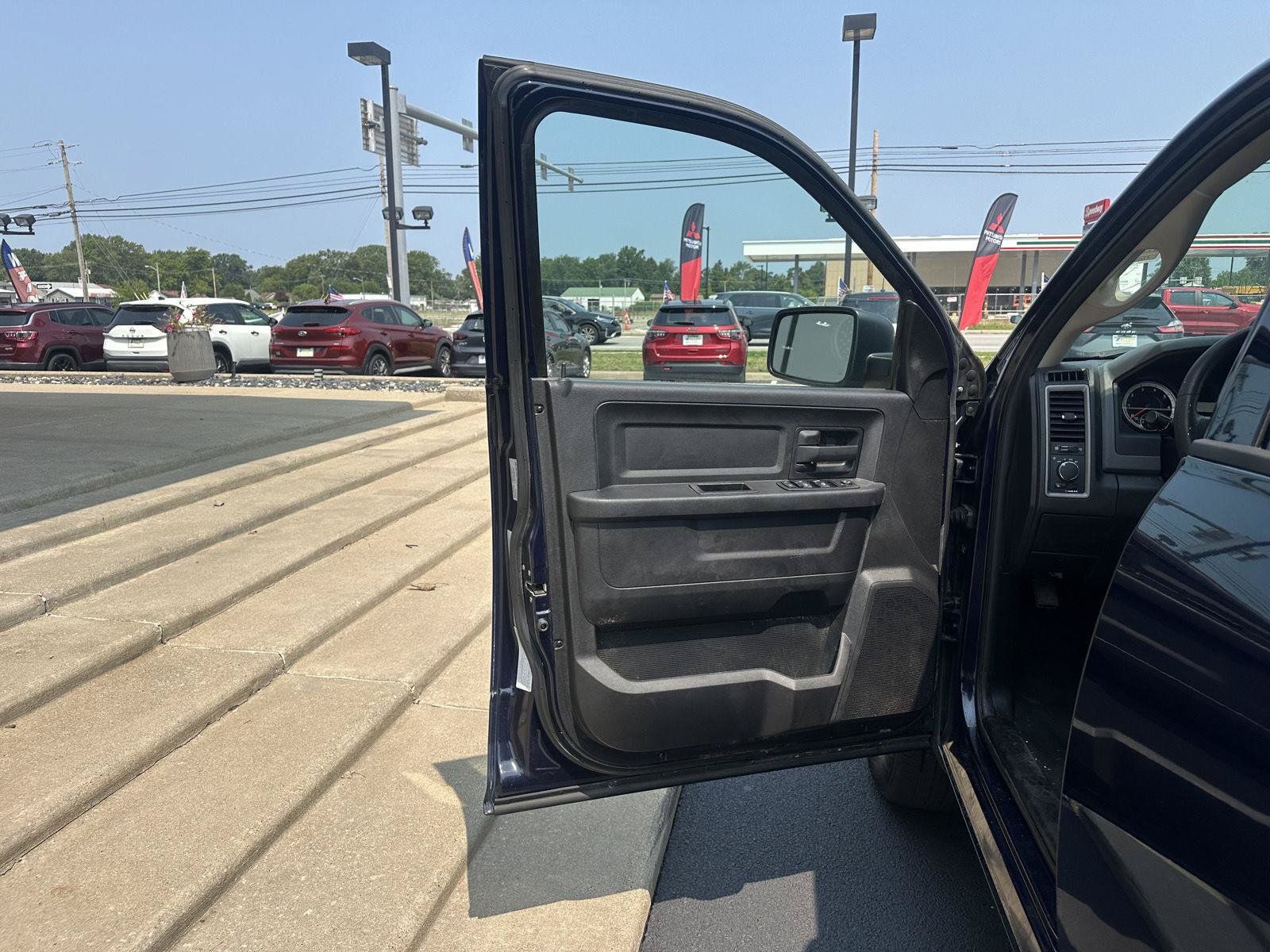 Used 2015 RAM 1500 ST w/ SXT Appearance Group AWD/4WD image 13