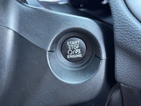 Used 2021 Jeep Compass Latitude w/ Driver Assistance Group image 21