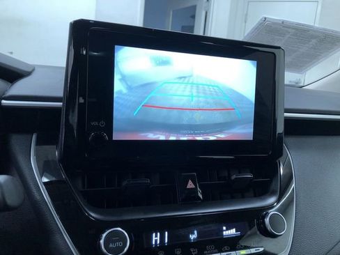 Certified 2025 Toyota Corolla LE image 27