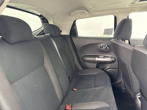Used 2016 Nissan Juke SV image 32