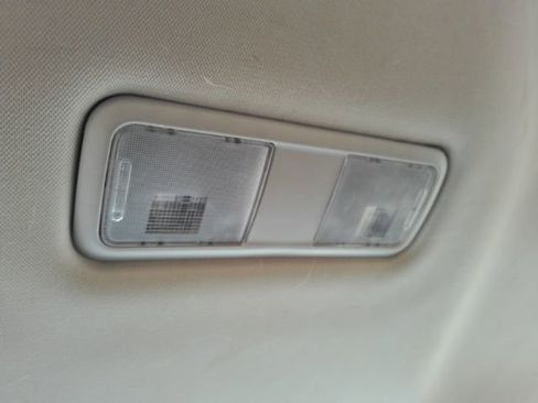 Used 2021 Toyota Highlander XLE image 36