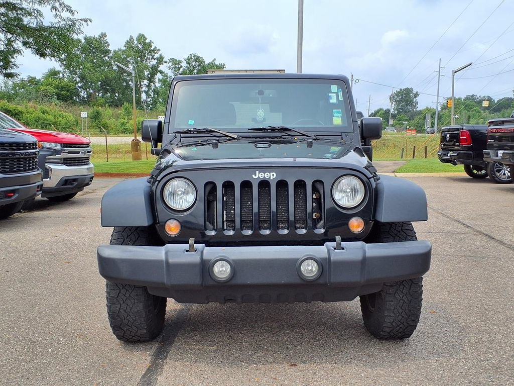 Used 2016 Jeep Wrangler Unlimited Rubicon w/ Connectivity Group AWD/4WD image 2
