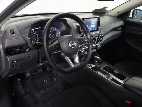 Used 2024 Nissan Sentra SV FWD image 7
