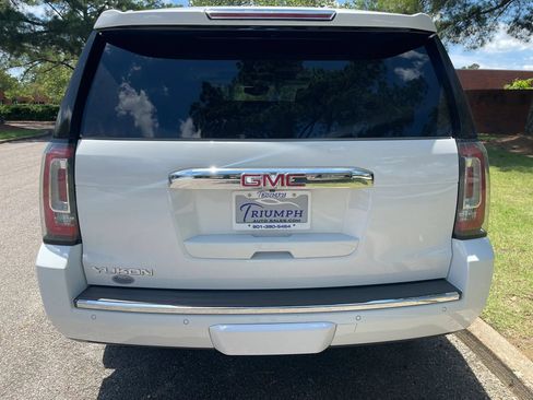 Used 2017 GMC Yukon Denali w/ Open Road Package AWD/4WD image 4