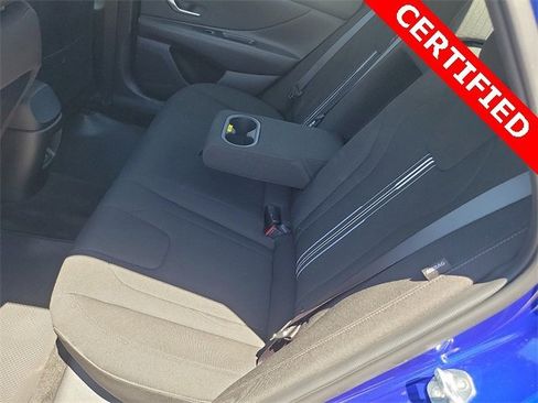 Used 2024 Hyundai Elantra SEL w/ Convenience Package image 16