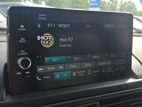 Used 2024 Honda Pilot TrailSport image 17