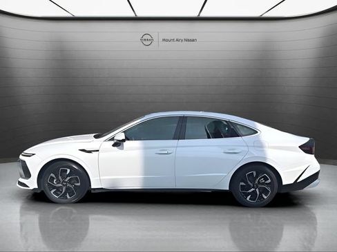 Used 2025 Hyundai Sonata SEL FWD image 7