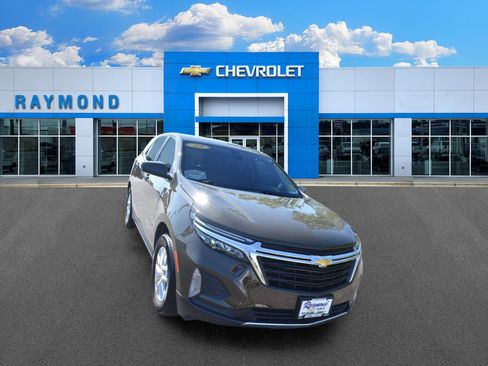 Used 2023 Chevrolet Equinox LT FWD image 9