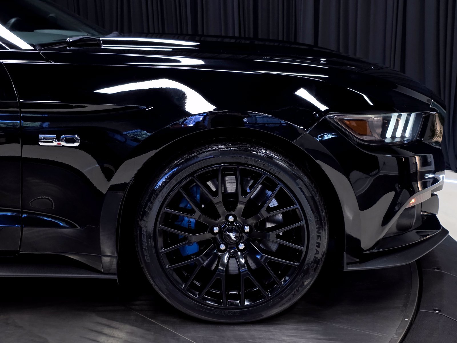 Used 2017 Ford Mustang GT Premium w/ GT Performance Package RWD image 41